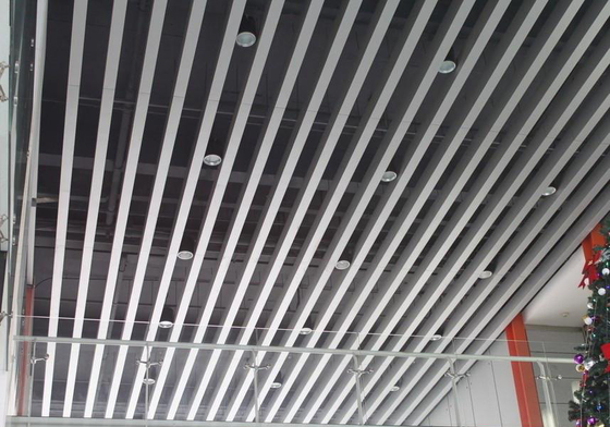 El techo de aluminio suspendido del bafle de U galvanizó el acero 600x600m m