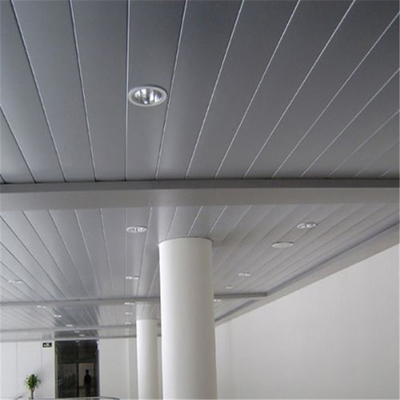 El techo de aluminio C de aluminio del metal del diseño del techo del aeropuerto forma techos de la tira