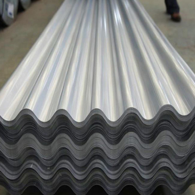 El grueso acanalado de aluminio modificado para requisitos particulares del techo 2m m del metal no perforó