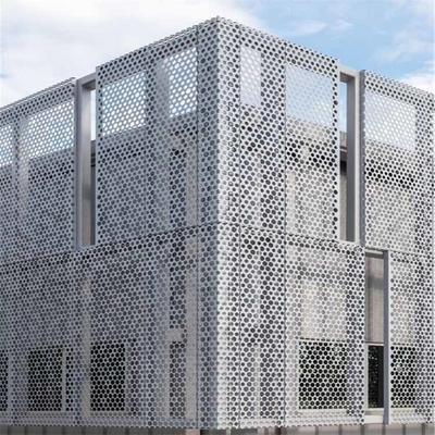 Las fachadas de capa blancas del edificio del metal de PVDF artesonan 3m m incombustibles