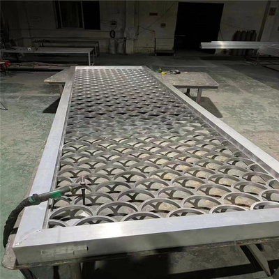 La pantalla de aluminio de la aislamiento del corte del laser del metal artesona el grueso de 8m m modificado para requisitos particulares