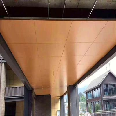 gancho perforado del metal 600x600 del color de madera de aluminio del techo en el panel de techo