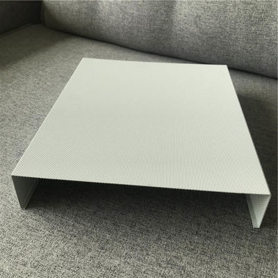Techo metálico de aluminio 50x150 Microperforación Ultra Baffle U