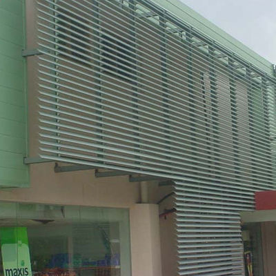 Persianas exteriores transpirables de aluminio de 85 mm con lamas orientables