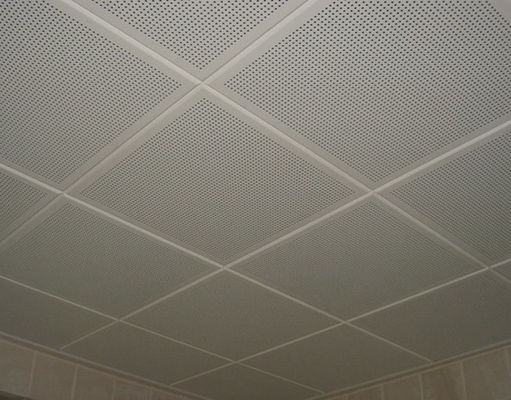 El clip ISO9001 en techo del metal teja el oscilación abajo de 600x600 encubrió las tejas del techo