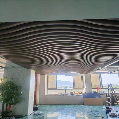 Techos de aluminio de la onda del bafle del diseño de la trabajo de metalistería acústica del techo