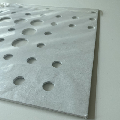 Hoja ampliada perforada de aluminio impermeable del techo 300x300x3.0m m del metal