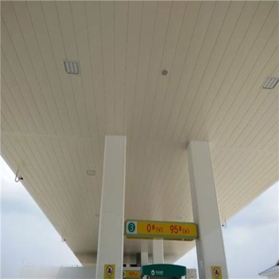 Anchura incombustible del techo 600m m del metal de aluminio de la tira de S para el centro comercial
