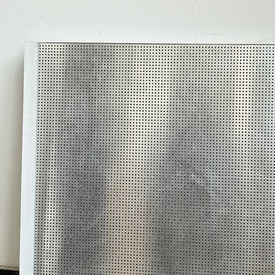 Panel de 1,0 mm Techo de metal de aluminio Placa base de 0,6 mm Placa de nido de abeja de unión ultra microporosa