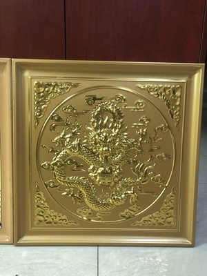 Techo de metal de aluminio de 600x600 mm Tablero de templo 3D Hoja de oro Buda Hall Lotus