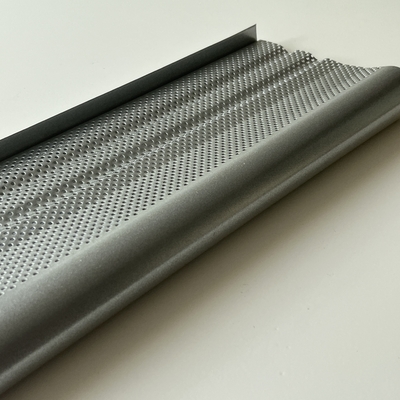 el techo de aluminio J del metal de 120x65x0.85m m forma la plata que brilla metálica de la perforación estándar de la pantalla