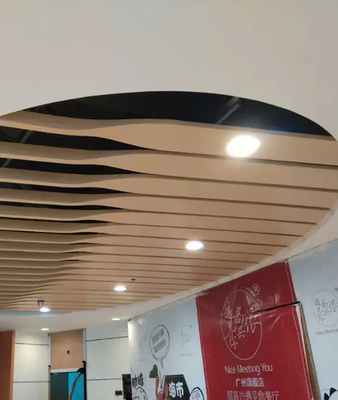 La moda modificó el techo de aluminio del metal para requisitos particulares con la onda circular de la curva forma suspendido