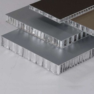 Grueso de aluminio del panel 0.7m m del panal de la prenda impermeable 1500x2000m m