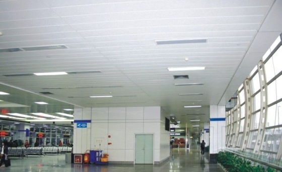 Grueso de aluminio del techo 0.9m m del metal de la tira de C para Convention Center