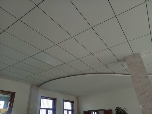 Endecha de la aleación de aluminio 600x600m m en el techo 0.5m m gruesos para la sala de reunión