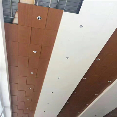 Gancho en el techo de aluminio 1.5m m del metal densamente para la estación de metro