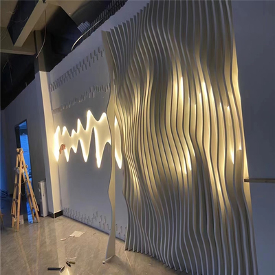 el diseño de aluminio del techo del grueso de 3.0m m modificó el bafle de la pared para requisitos particulares de la onda