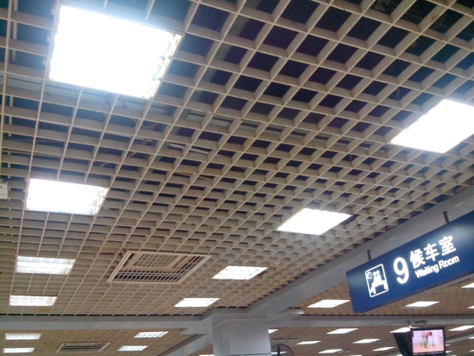 techo de aluminio de la rejilla de 50x50m m para la prenda impermeable ligera de la estación de metro