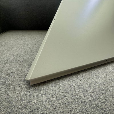 El aluminio triangular acústico perforado pone en el panel de techo el 1000x1000x1000MM