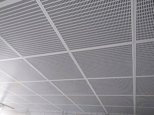 Los paneles de aluminio del techo falso perforado