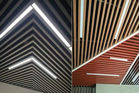 El grano de madera de U del bafle del techo de aluminio decorativo del panel cubierto suspendió los bafles acústicos del techo