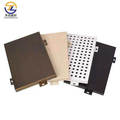 Pared cortina de aluminio personalizada para el techo de edificios de oficinas con diferentes opciones de perforación